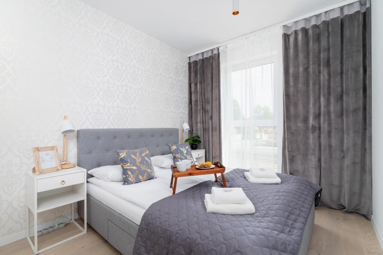 Apartment With Balcony & Parking Mogilska By Renters Prestige Krasków Eksteriør bilde